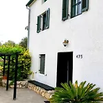 Dom wakacyjny Gemuetliches Viskic By Interhome