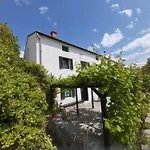 Gemuetliches Viskic By Interhome Dom wakacyjny